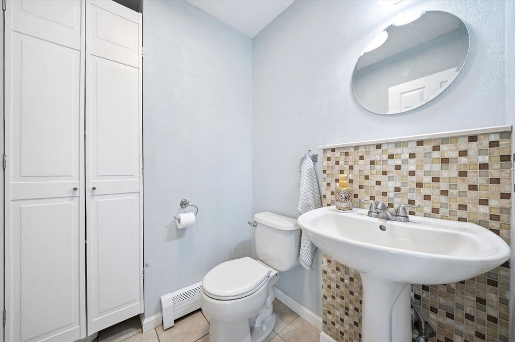 Image 16 of property listing at 188 Patricia Lane, Manchester, NH 03104