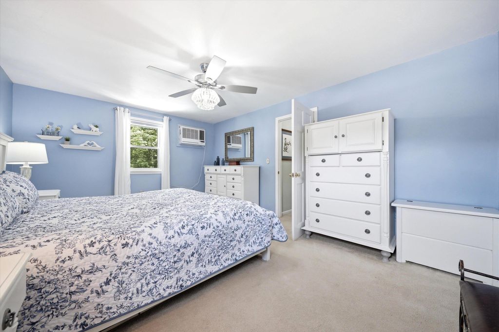 Image 18 of property listing at 188 Patricia Lane, Manchester, NH 03104