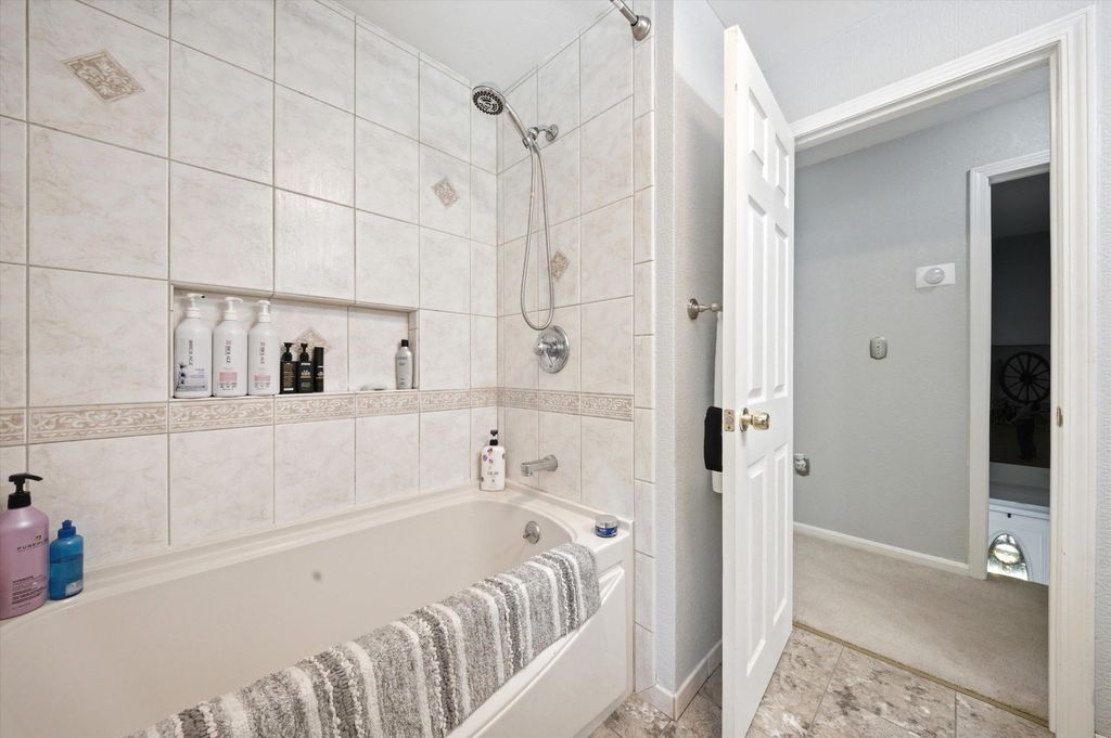 Image 25 of property listing at 188 Patricia Lane, Manchester, NH 03104