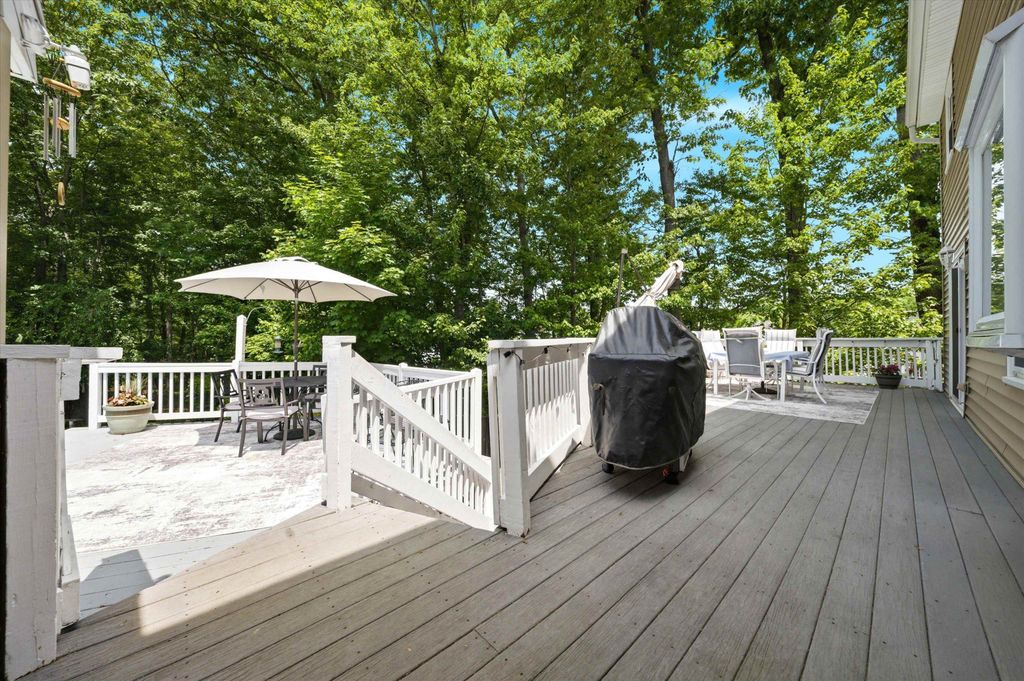 Image 34 of property listing at 188 Patricia Lane, Manchester, NH 03104