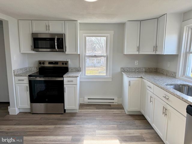 102 LEE ST, Martinsburg, WV 25404