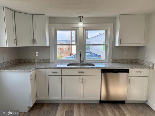 102 LEE ST, Martinsburg, WV 25404