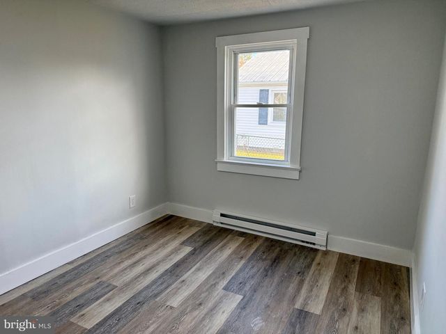 102 LEE ST, Martinsburg, WV 25404