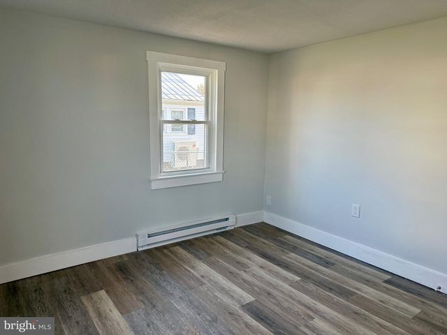 102 LEE ST, Martinsburg, WV 25404