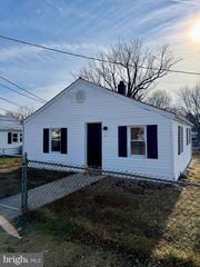 102 LEE ST, Martinsburg, WV 25404