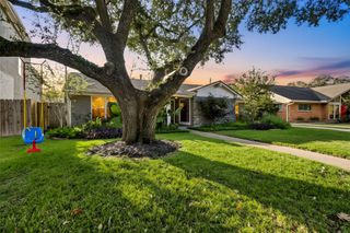 8422 Academy Street, Houston, TX 77025