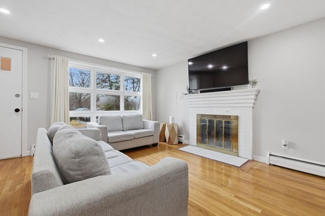 12 North Doris Avenue, Brockton, MA 02301