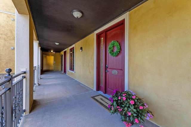 9129 Terrazza North Court, Dublin, OH 43016