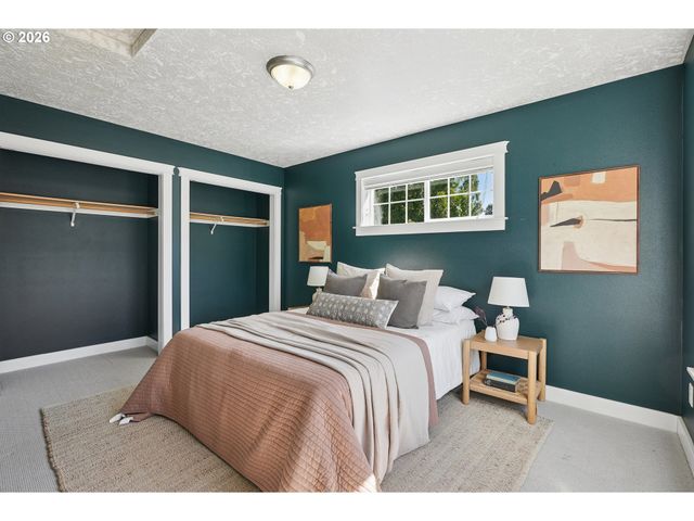 1085 Sw HALSEY St, Troutdale, OR 97060