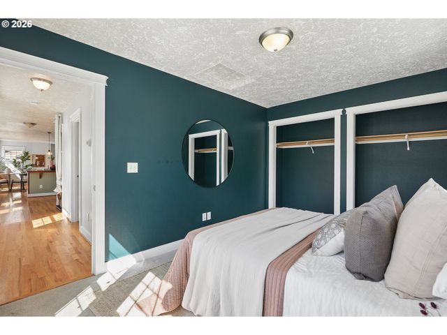 1085 Sw HALSEY St, Troutdale, OR 97060