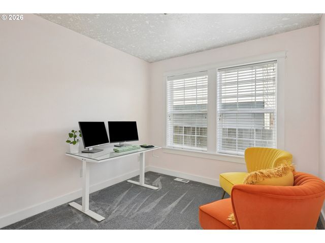 1085 Sw HALSEY St, Troutdale, OR 97060