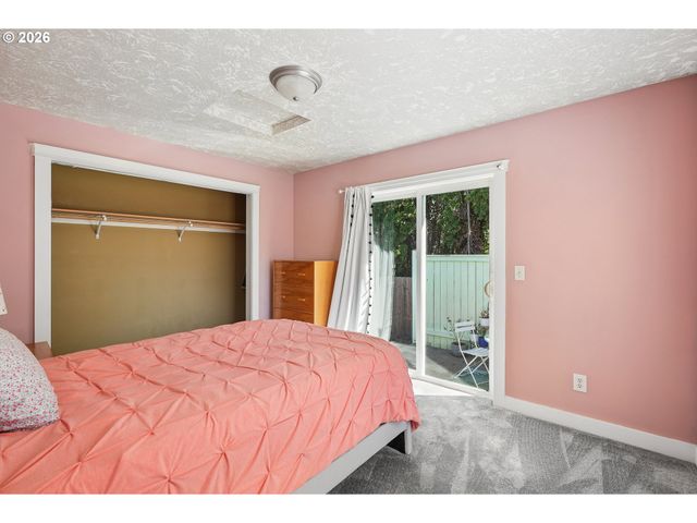 1085 Sw HALSEY St, Troutdale, OR 97060