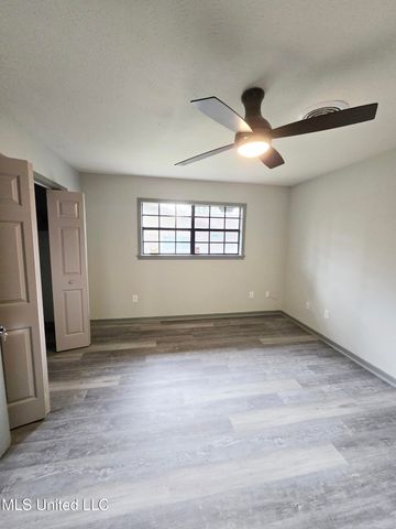 107 Lake Of Pines Drive, Jackson, MS 39206