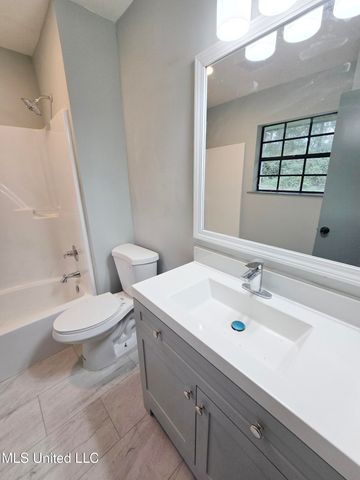 107 Lake Of Pines Drive, Jackson, MS 39206