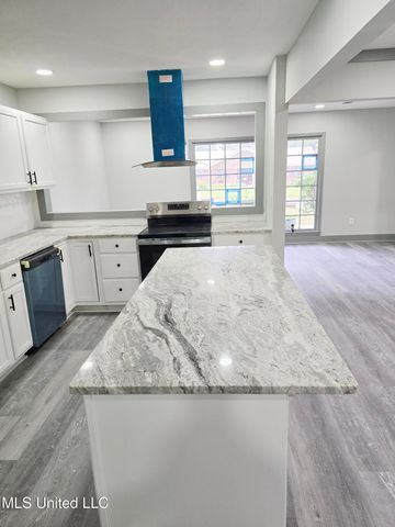 107 Lake Of Pines Drive, Jackson, MS 39206