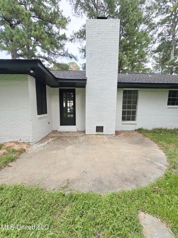 107 Lake Of Pines Drive, Jackson, MS 39206