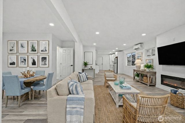 1008 N Steele Street, Tacoma, WA 98406