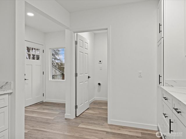 1008 N Steele Street, Tacoma, WA 98406