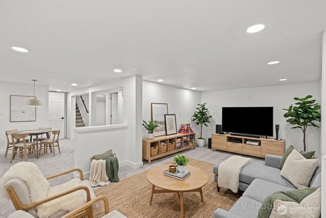 1008 N Steele Street, Tacoma, WA 98406