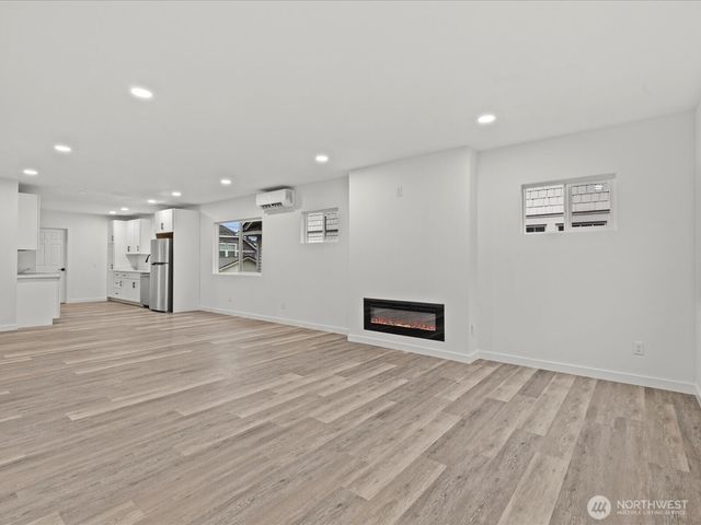 1008 N Steele Street, Tacoma, WA 98406