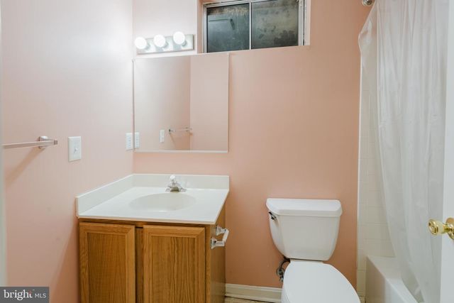 33 HUMMINGBIRD LN, Newark, DE 19711