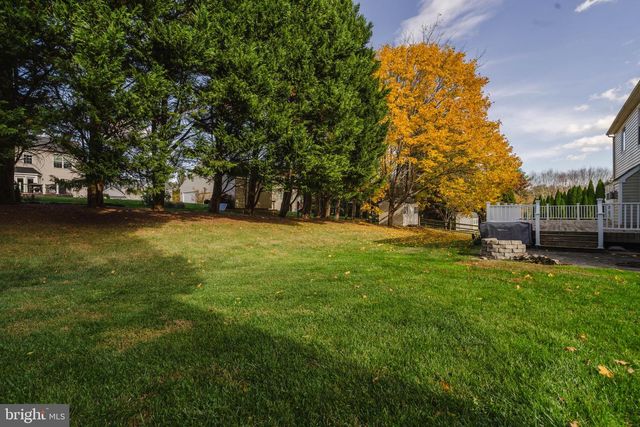 33 HUMMINGBIRD LN, Newark, DE 19711