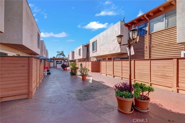 7033 Stewart And Gray Road 24, Downey, CA 90241