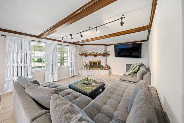 1223 Green Briar Drive, Huntsville, TX 77340