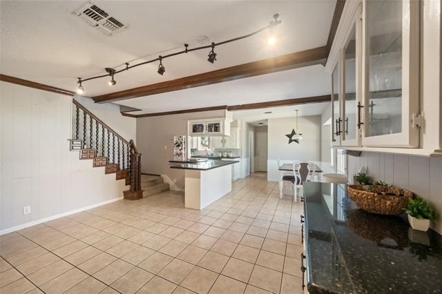 1223 Green Briar Drive, Huntsville, TX 77340