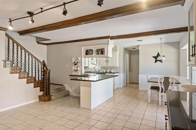 1223 Green Briar Drive, Huntsville, TX 77340