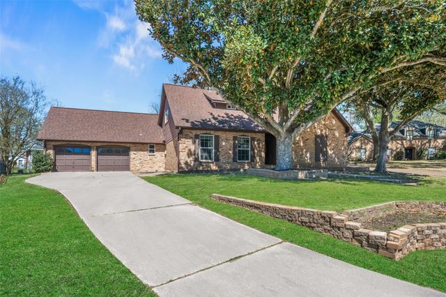 1223 Green Briar Drive, Huntsville, TX 77340