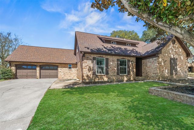 1223 Green Briar Drive, Huntsville, TX 77340