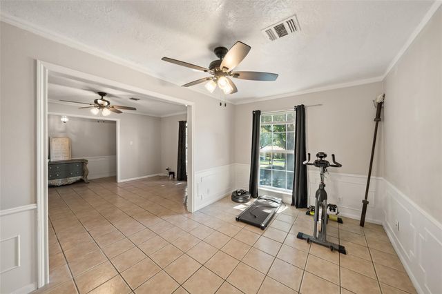 1223 Green Briar Drive, Huntsville, TX 77340