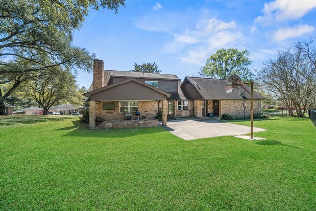 1223 Green Briar Drive, Huntsville, TX 77340