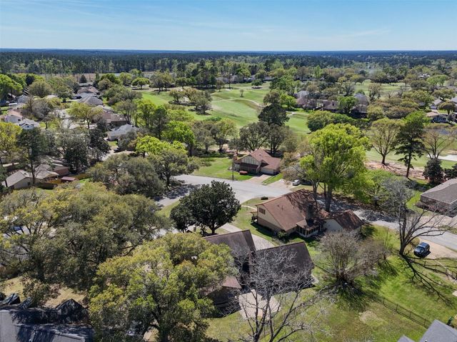 1223 Green Briar Drive, Huntsville, TX 77340