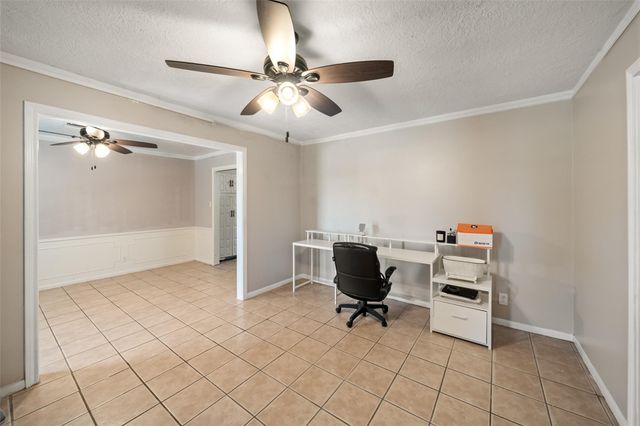 1223 Green Briar Drive, Huntsville, TX 77340