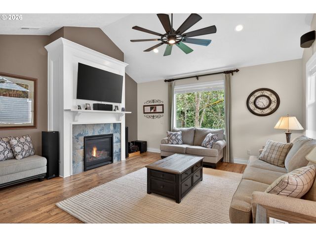 1271 Sw FOREST GLEN Dr, Mc Minnville, OR 97128