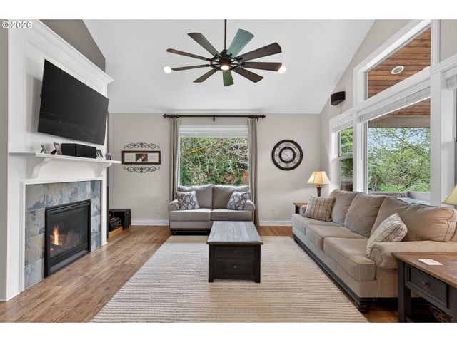 1271 Sw FOREST GLEN Dr, Mc Minnville, OR 97128