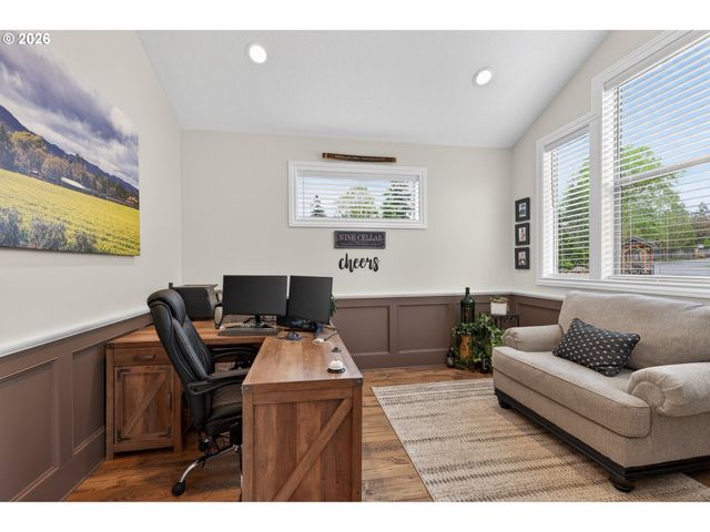 1271 Sw FOREST GLEN Dr, Mc Minnville, OR 97128
