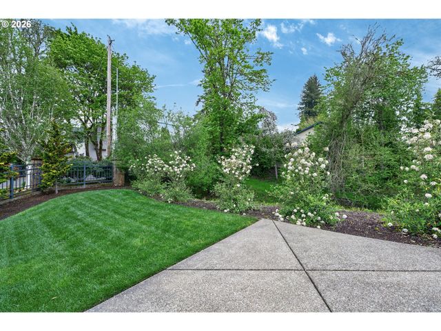 1271 Sw FOREST GLEN Dr, Mc Minnville, OR 97128
