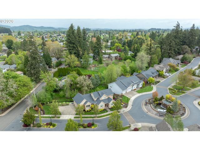 1271 Sw FOREST GLEN Dr, Mc Minnville, OR 97128