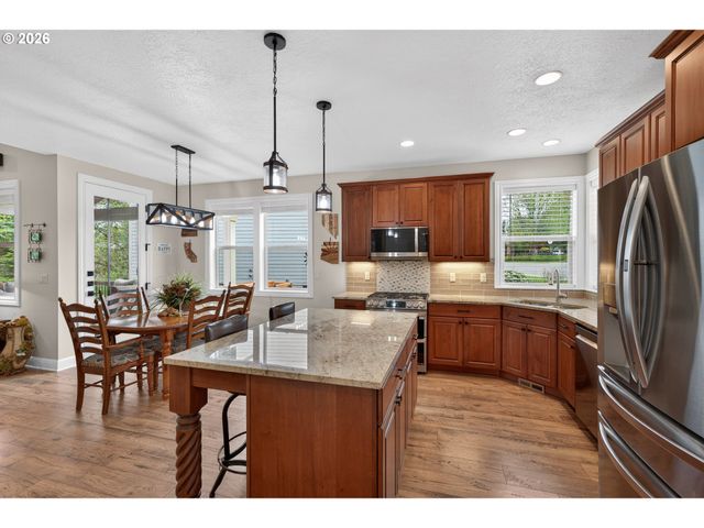 1271 Sw FOREST GLEN Dr, Mc Minnville, OR 97128