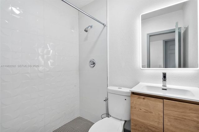 775 NW 96th St A, Miami, FL 33150