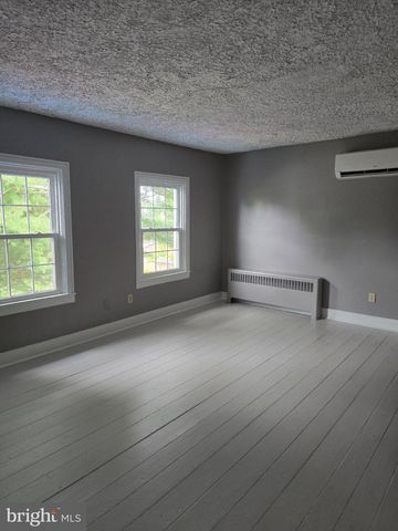 26 N 2ND ST, Halifax, PA 17032