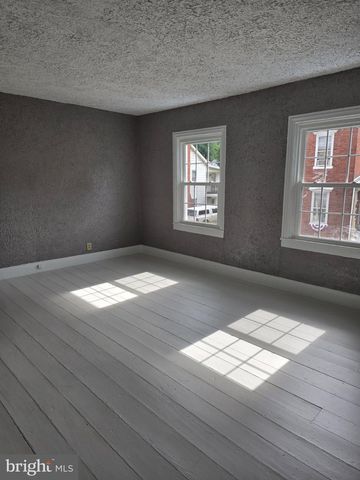26 N 2ND ST, Halifax, PA 17032
