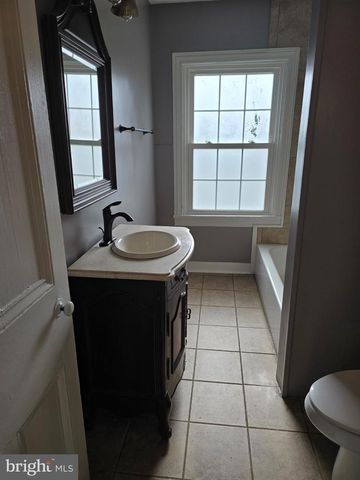 26 N 2ND ST, Halifax, PA 17032