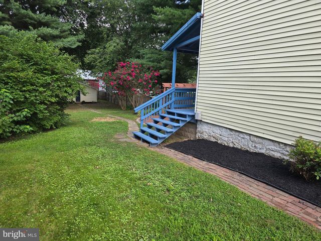 26 N 2ND ST, Halifax, PA 17032