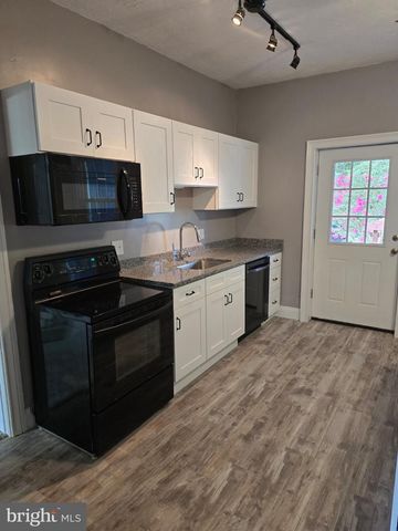 26 N 2ND ST, Halifax, PA 17032