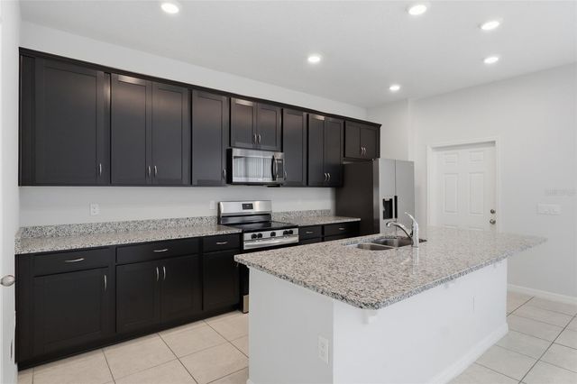 5106 SEA MIST LANE, Wesley Chapel, FL 33545