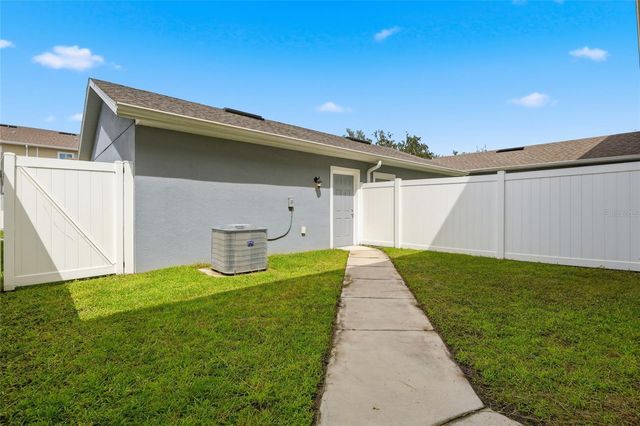 5106 SEA MIST LANE, Wesley Chapel, FL 33545